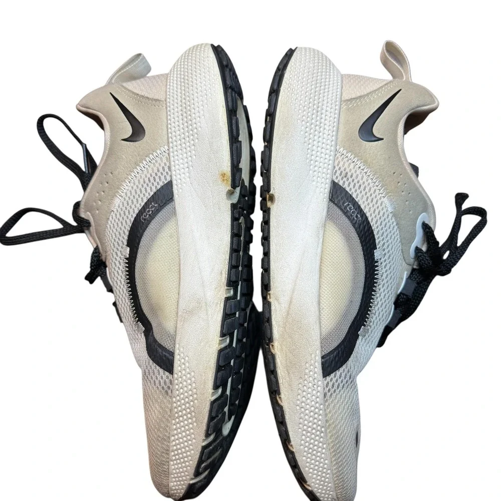 Nike Running Shoes Womens Size 8.5 White Black React Cushion Athletic DJ9976-100